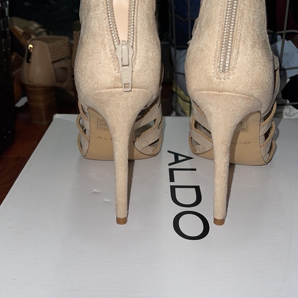 Aldo cut out heels - Picture 3 of 3
